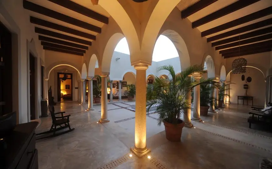 Arched courtyard at Hacienda del Mar