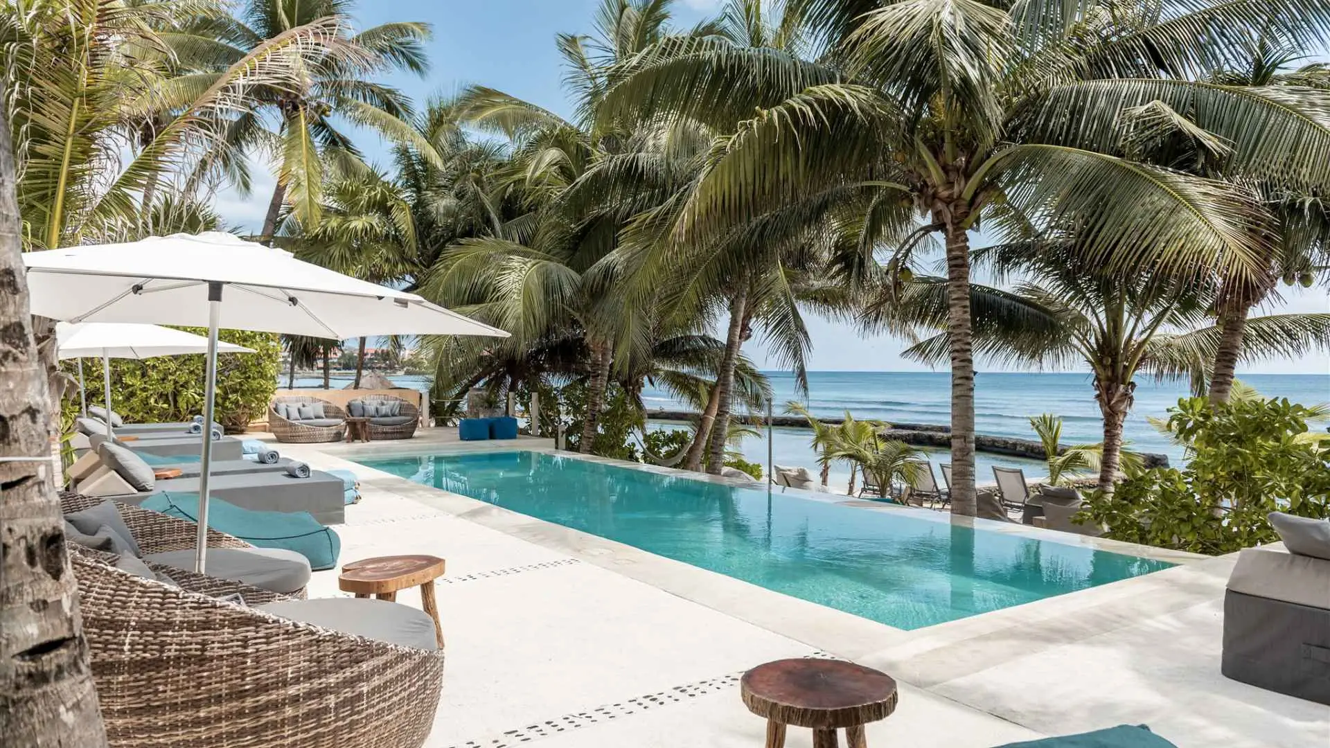 Infinity pool at Hacienda del Mar facing the sea