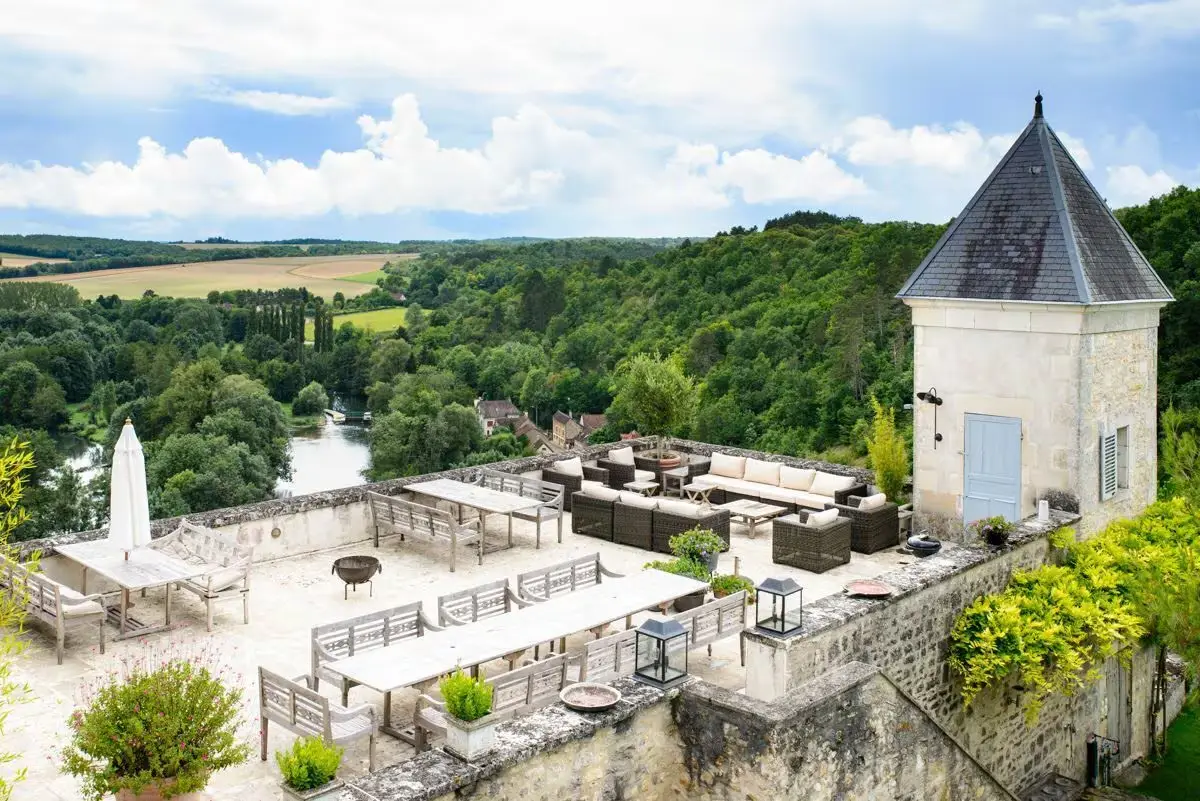 Terrace and tower overlooking the valley
