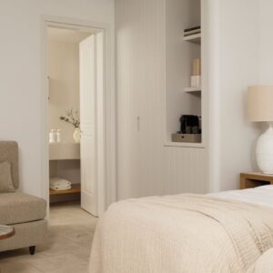 Comfort Suite with Patio View - Paros