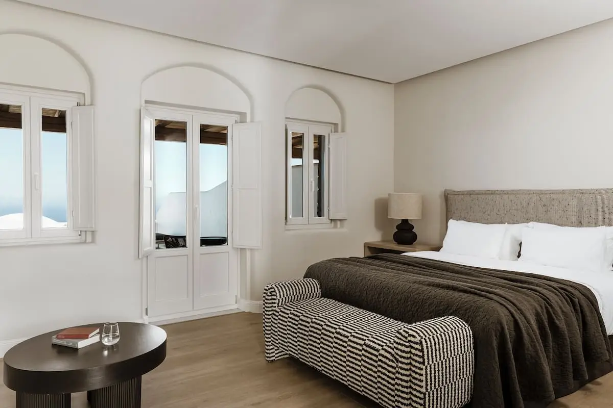 Executive Suite with Sea View and Swimming Pool