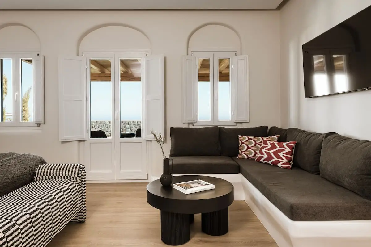 Executive Suite with Sea View and Swimming Pool
