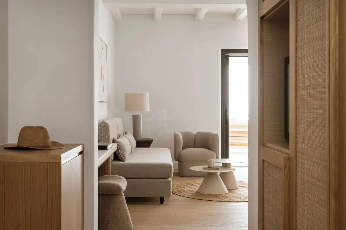 Master Pool-Front Suite