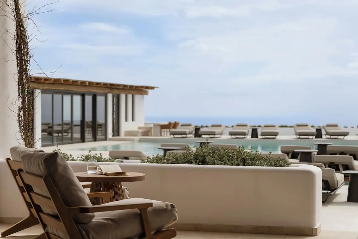 Master Pool-Front Suite